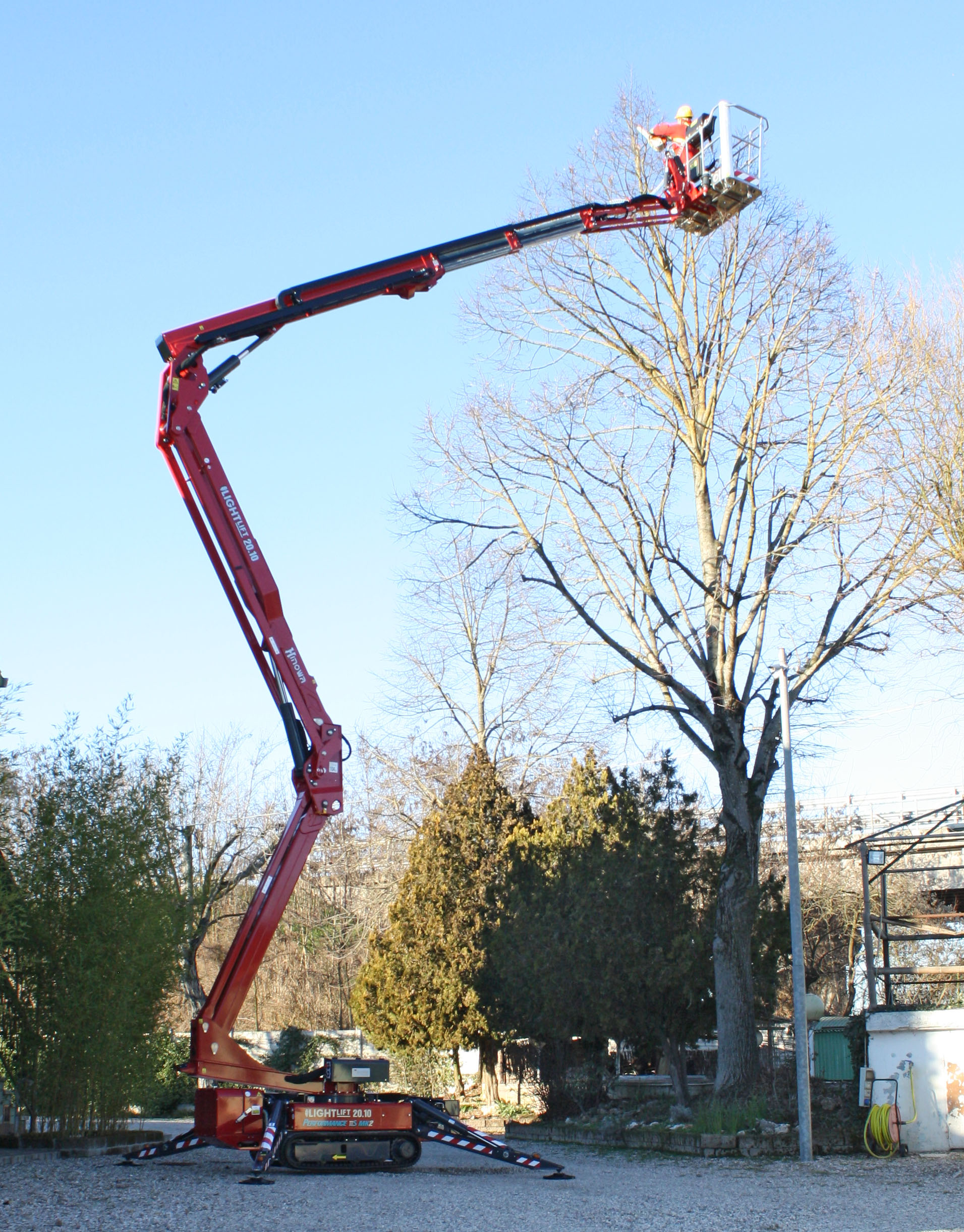 Raupen-Arbeitsb&uuml;hne